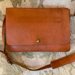 Parker Clay Austin Messenger Bag